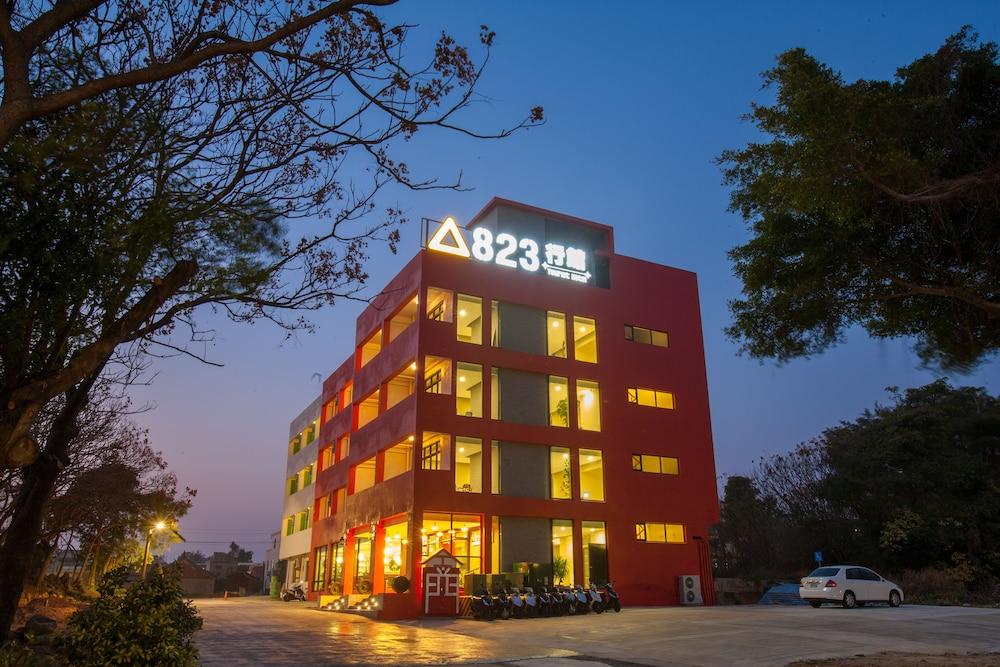 823 Tourist Hotel