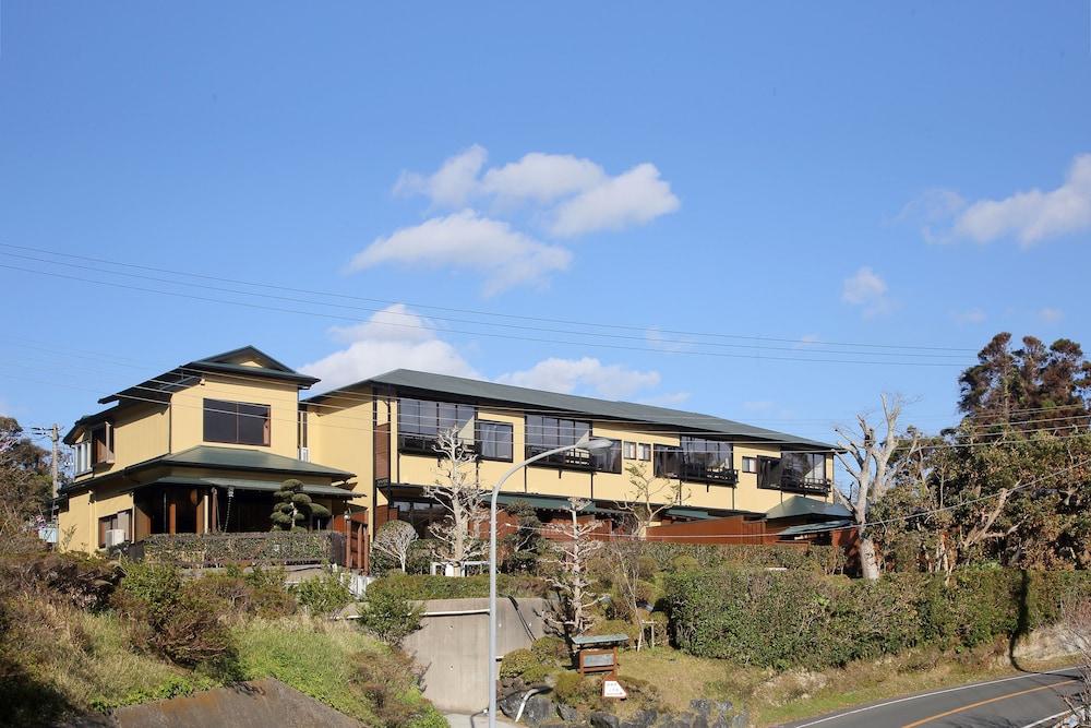 Ryokusuitei Exterior