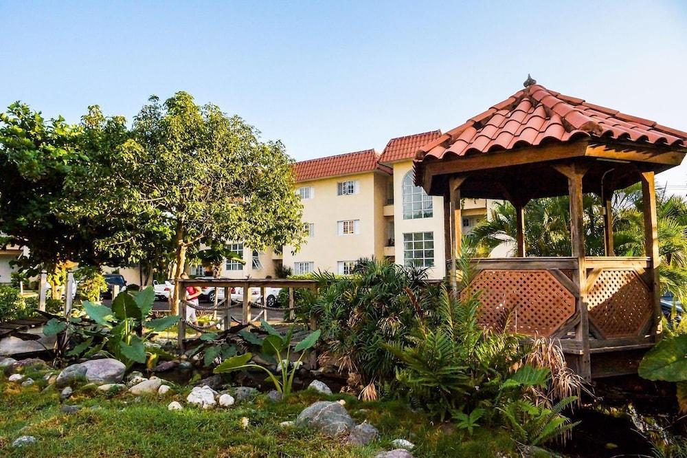 Kingston Guest Apt at Plantation Springs Interior Detail