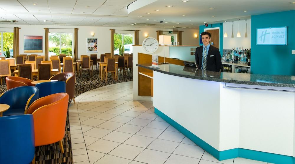 Holiday Inn Express Lichfield by IHG Reception