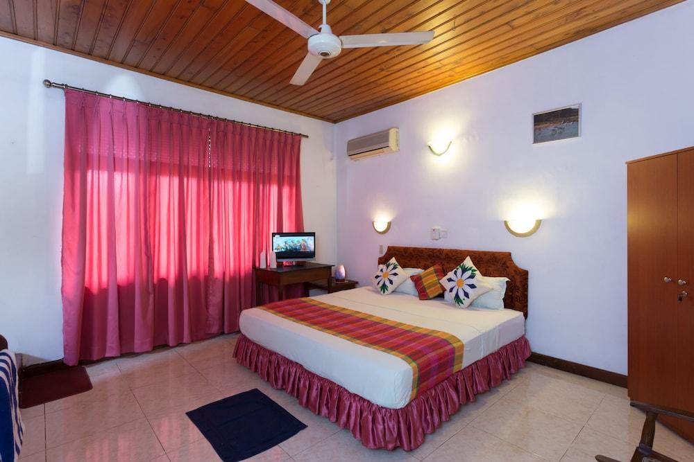 Tamarind Tree Inn Room