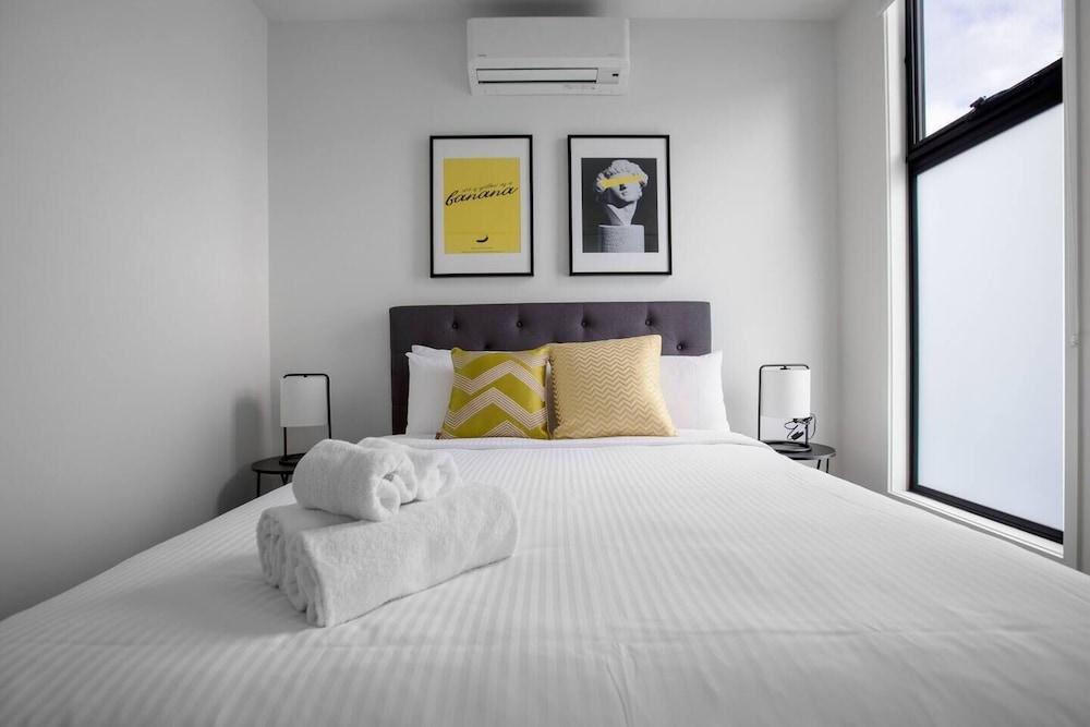 Elegant Stylish Living@mooneeponds Wifi/parking