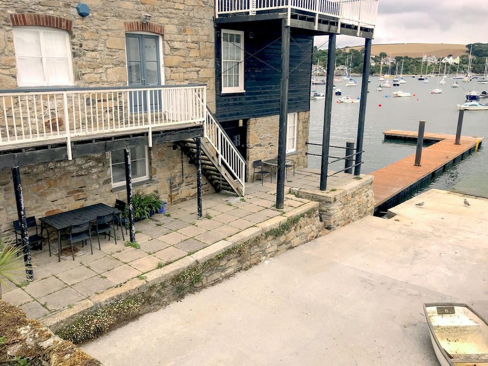 Quayside Property Grounds