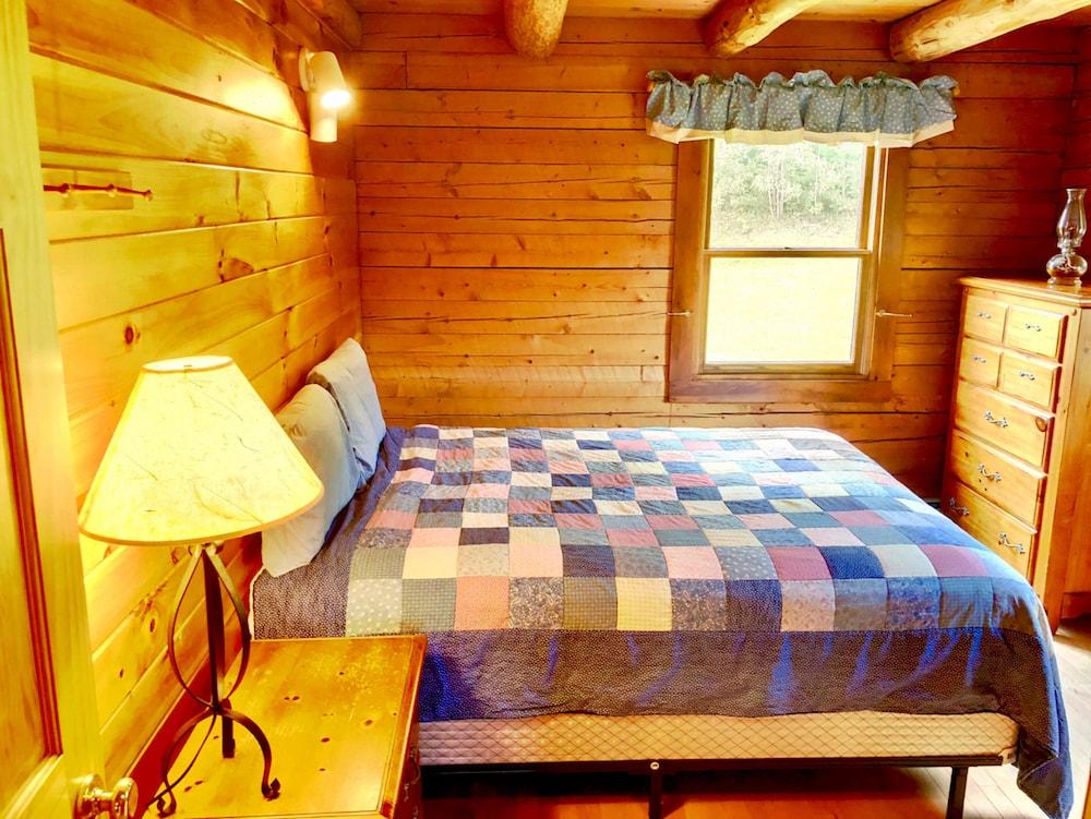 ماجيستيك فيستا ماونتنسايد كابينز إن دالتن،  نيو هامشير - باي برتن وودز فاكيشنز غرفة