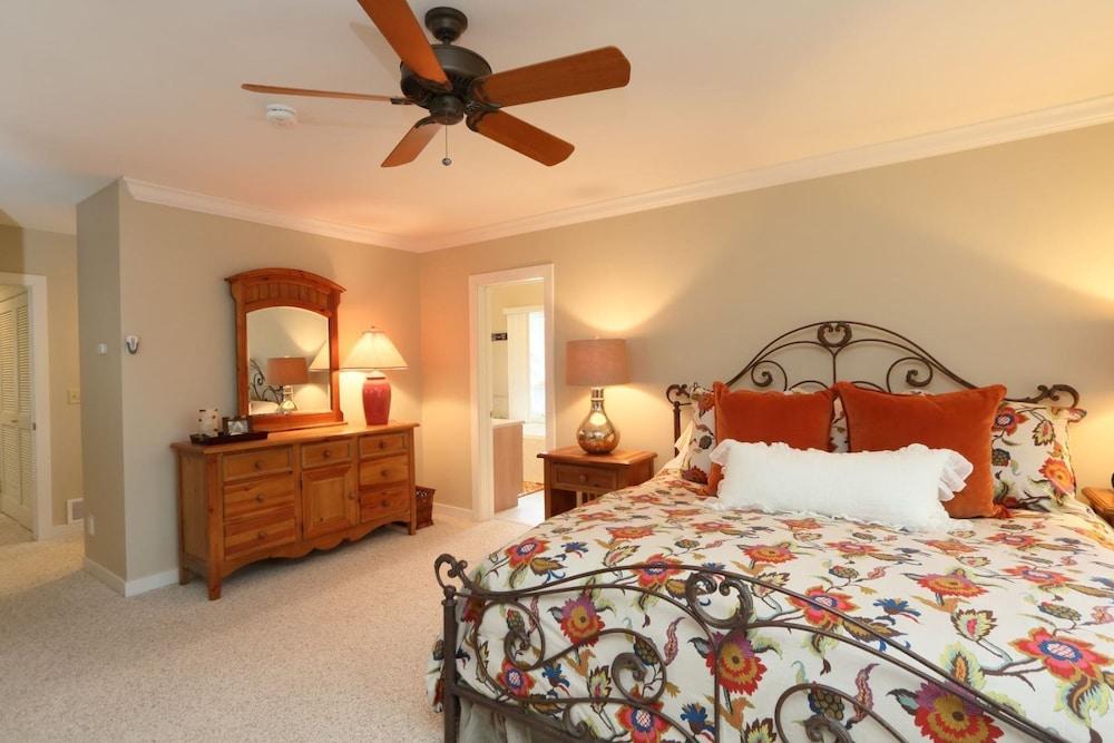 Upscale 3BR Topnotch Overlook Room