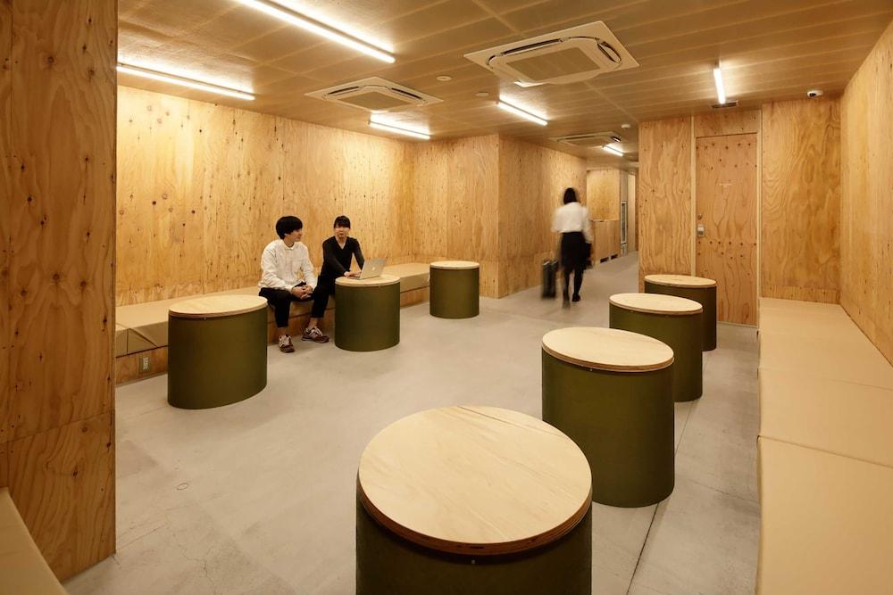 Do-c Ebisu Lobby Sitting Area