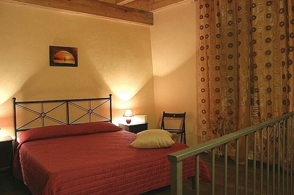 بيد آند بريكفاست إل جولفو ديلي سيريني غرفة ضيافة