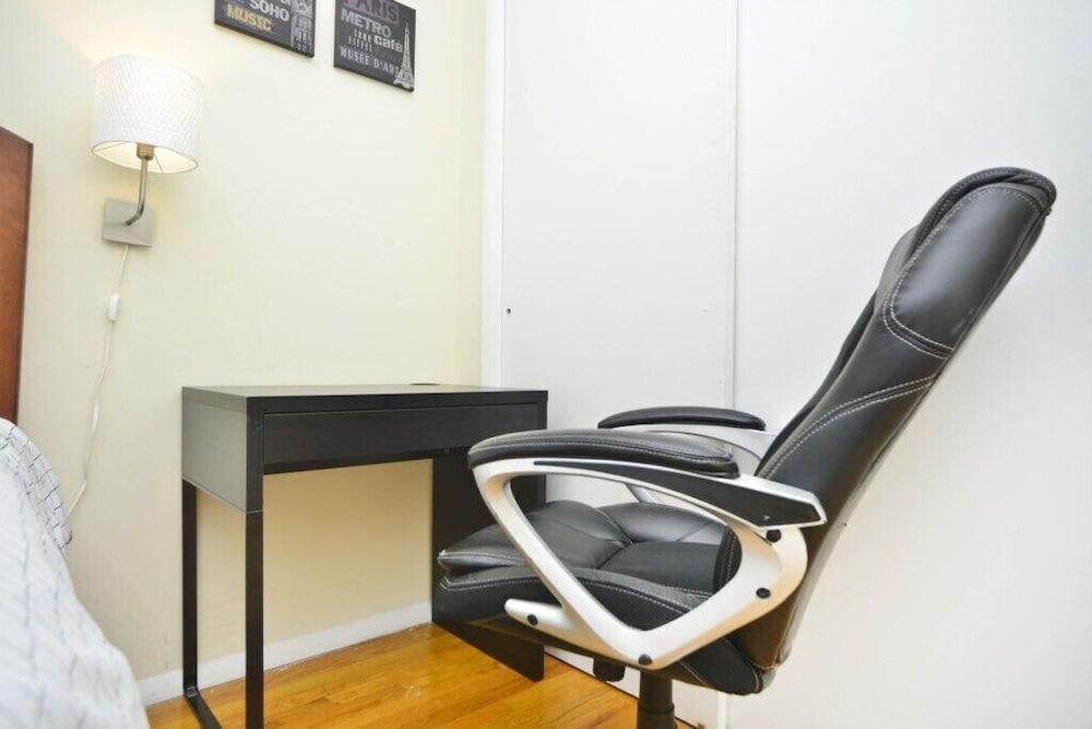 Fancy 2 BR on Upper East Side Room