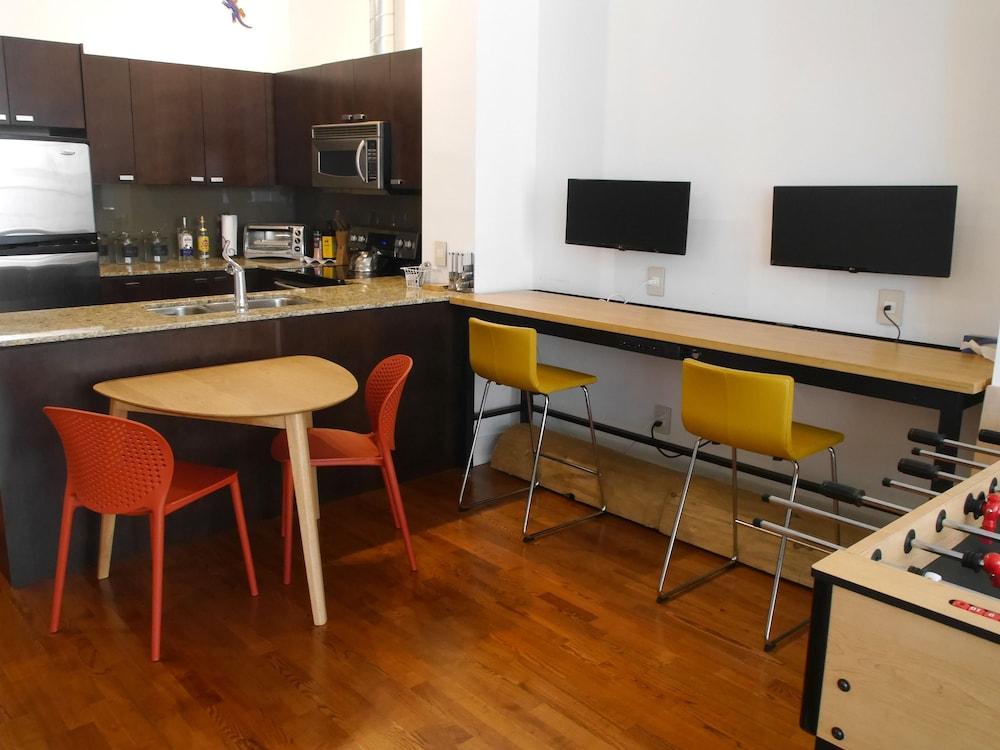 Spacious Open Condo with 2 Beds Living Area