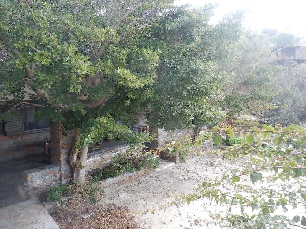 Elea Koundouros Exterior