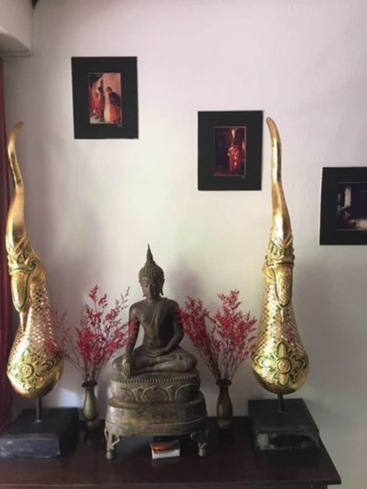 Fong Kaew and Baan Nang Fa Guesthouse Reception