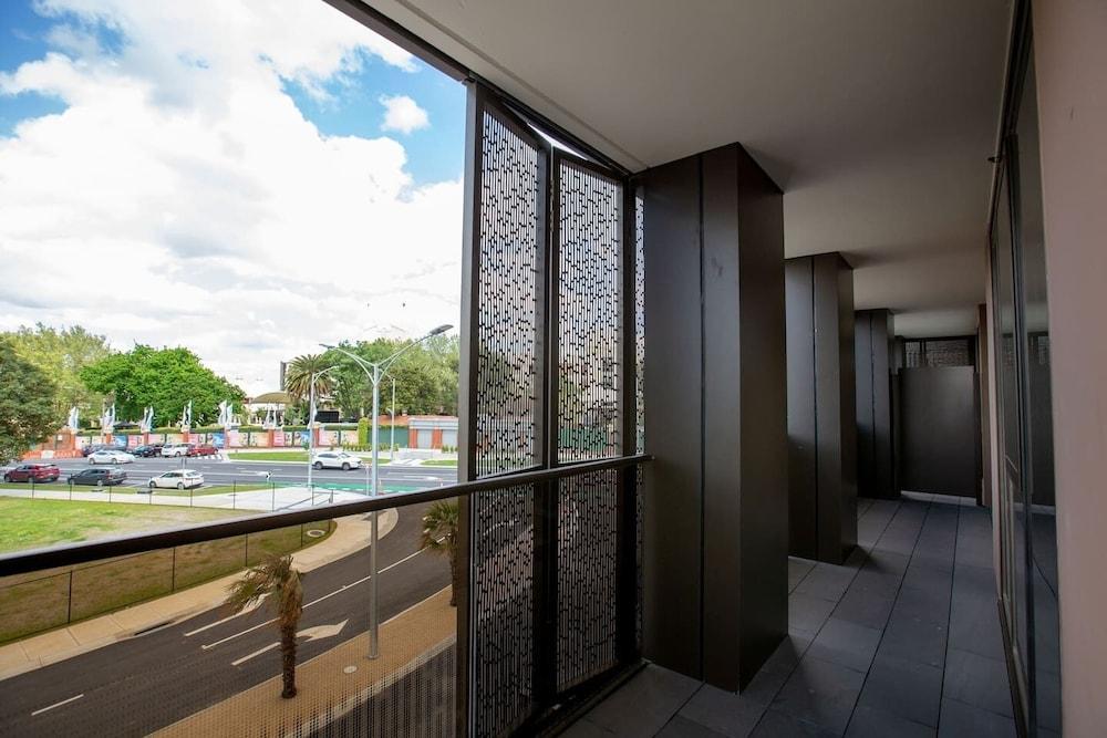 Designer 2BR With Carpark Monash Uni@caulfield Interior