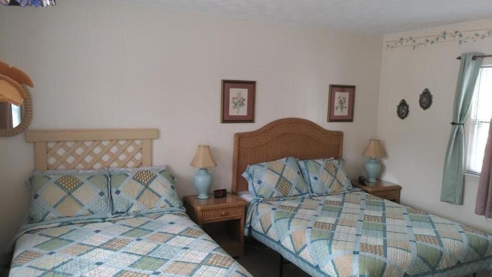 Midway Lodging Room