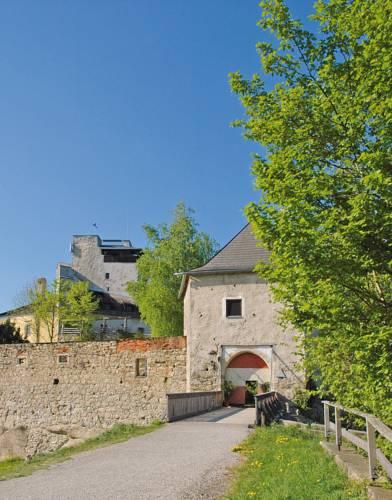 Schatz.Kammer Burg Kreuzen