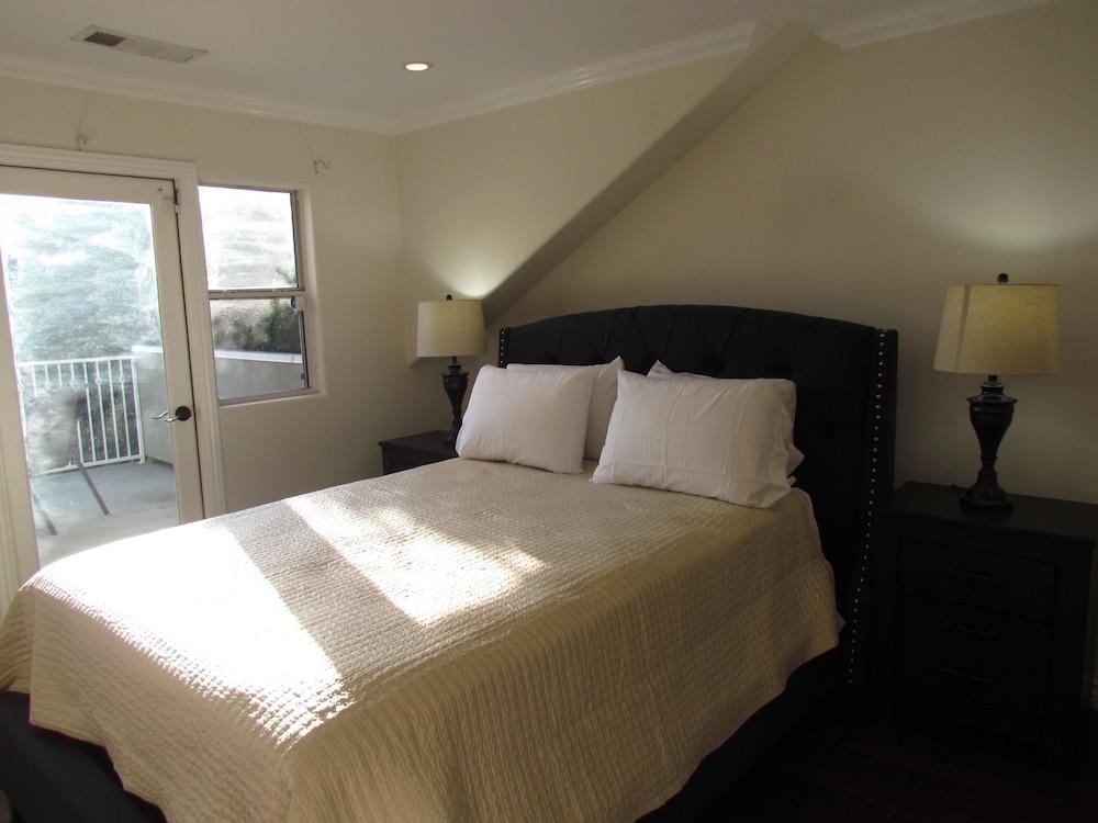2 Floors House with Pool and Huge Relax Room