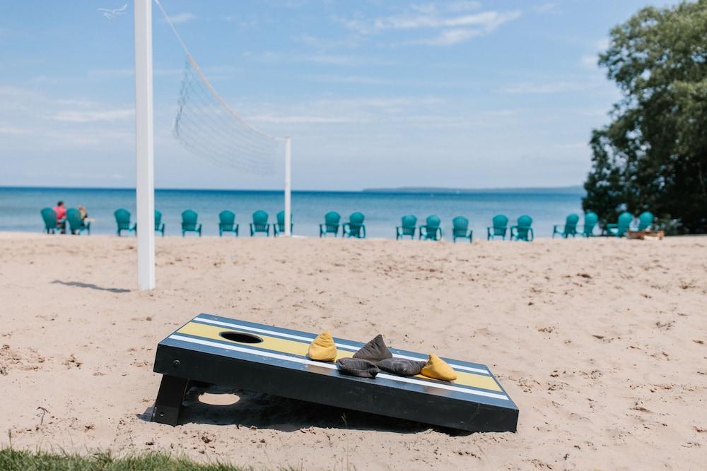 Breakers Resort & Beach Bar Featured Image