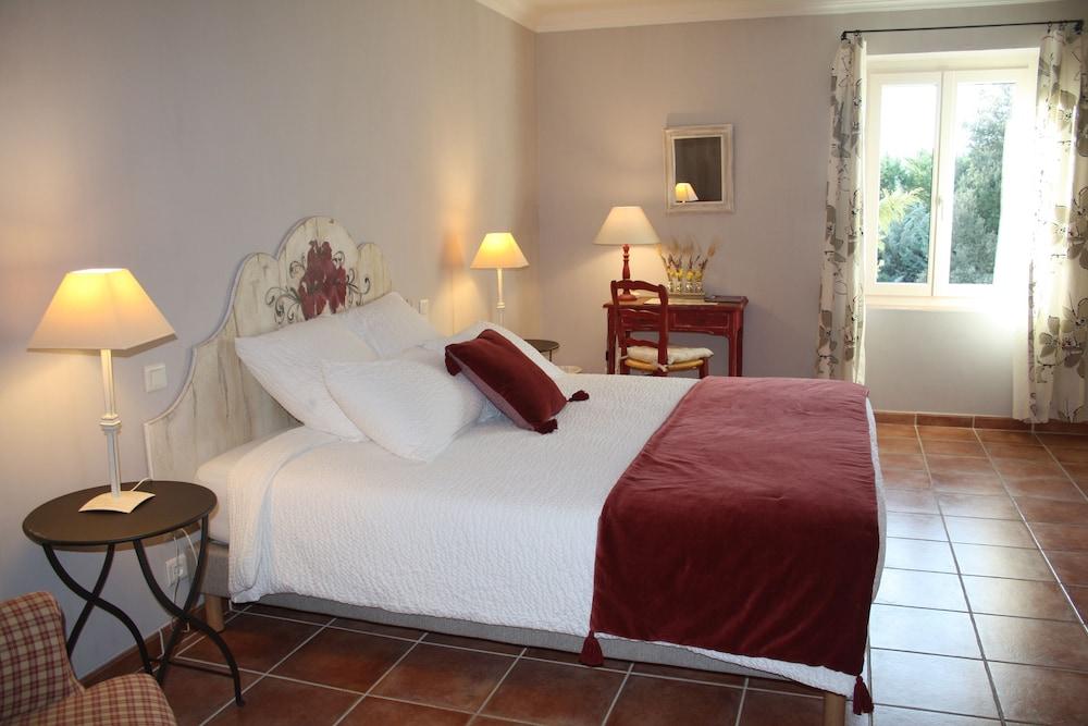 Le Mas Vigneron Room