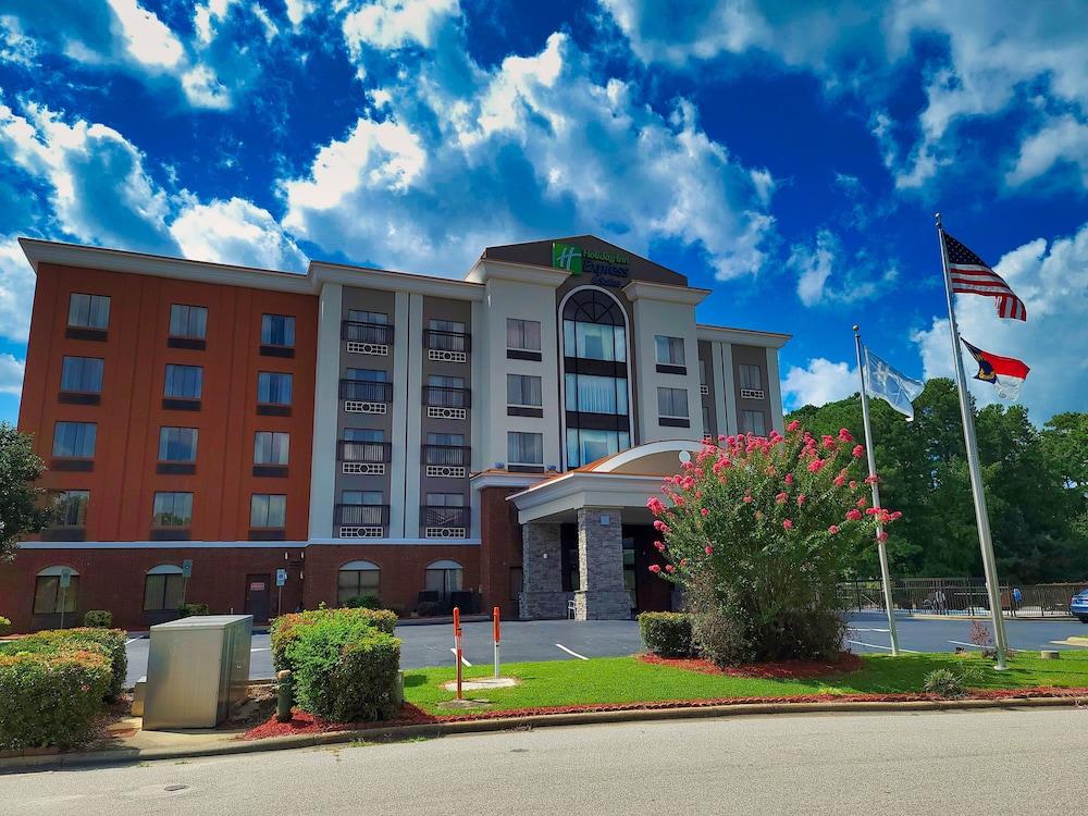 هوليداي إن إكسبرس آند سويتس ويلسون-داون تاونا باي آيتش جي الصورة الأساسية