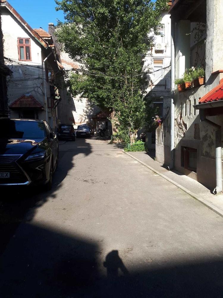Neva Zedek Exterior