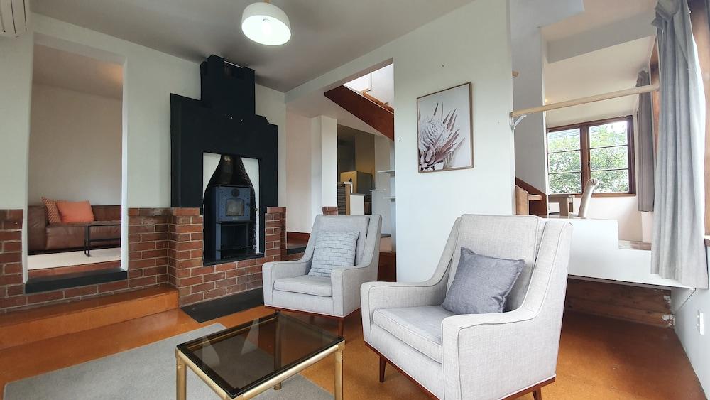 Bright and Modern Oasis in Kingsland