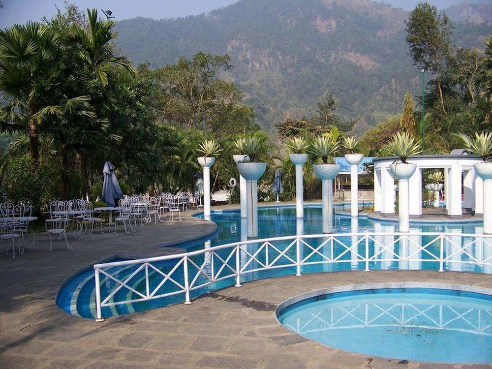 Riverside Spring Resort Waterslide