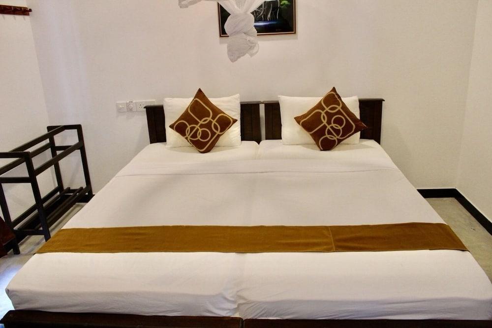 Sasen villas - Polhena Beach Room