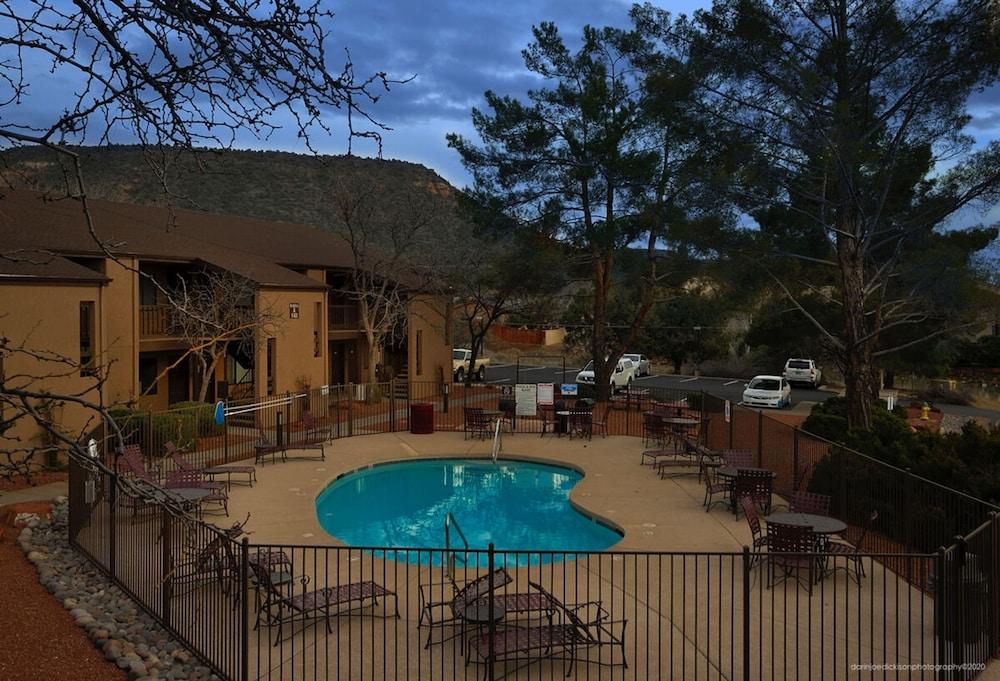 Red Rock Retreat 1BR by Casago