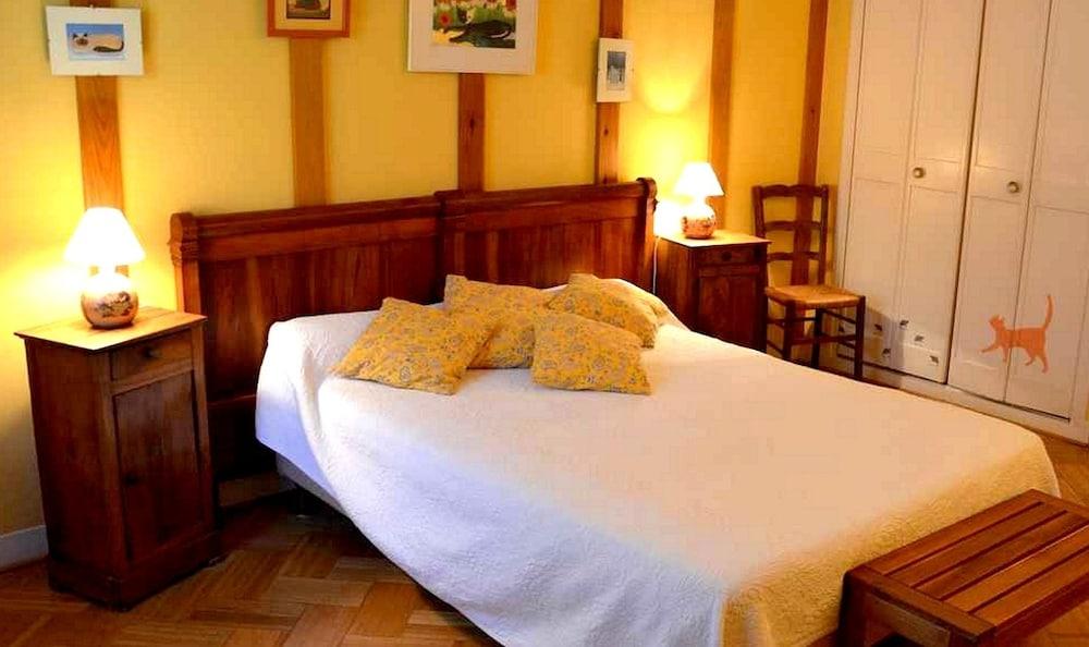 Logis Auberge La Solognote Room