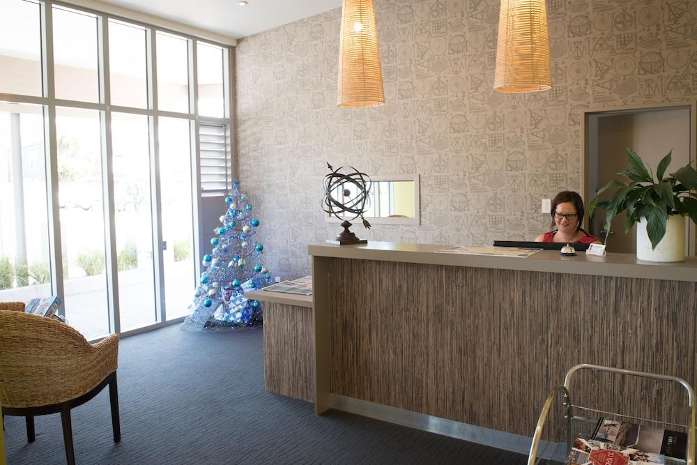 Navigate Seaside Hotel Reception