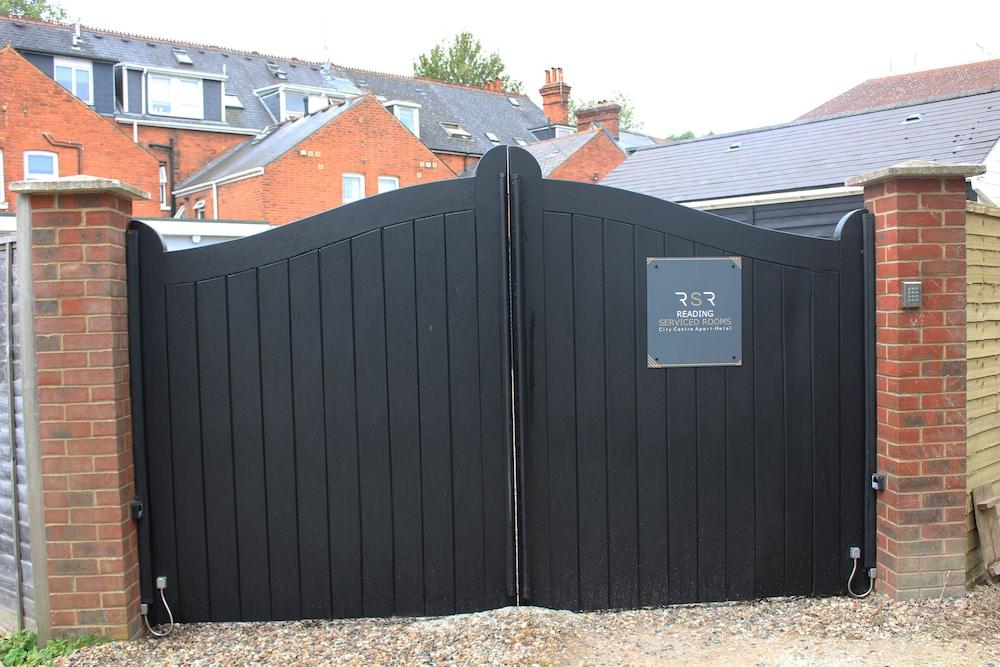 Reading Serviced Rooms Exterior