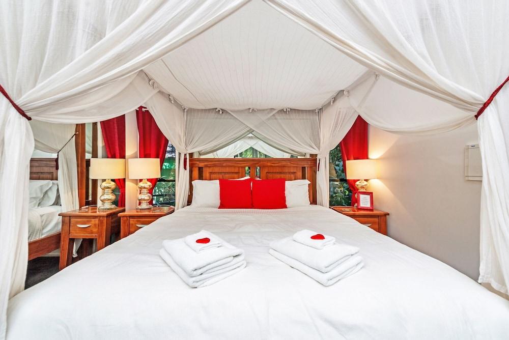 Linger A While Chalet Room