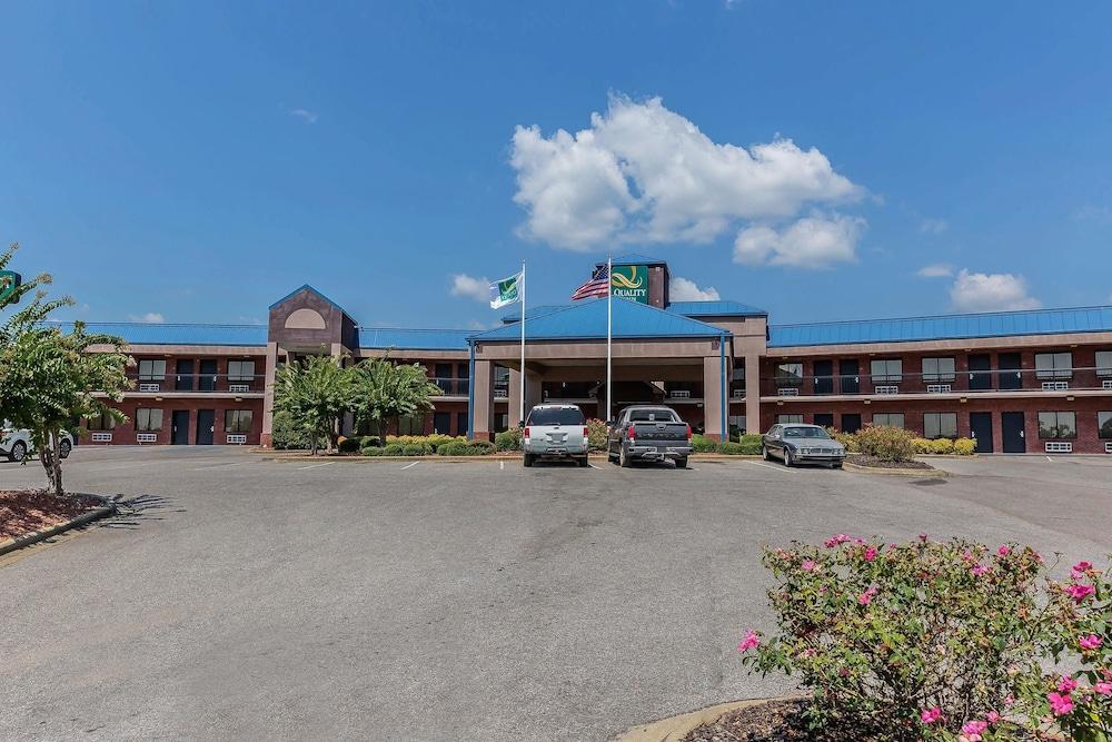 Quality Inn Calera I-65 exit 231 Exterior
