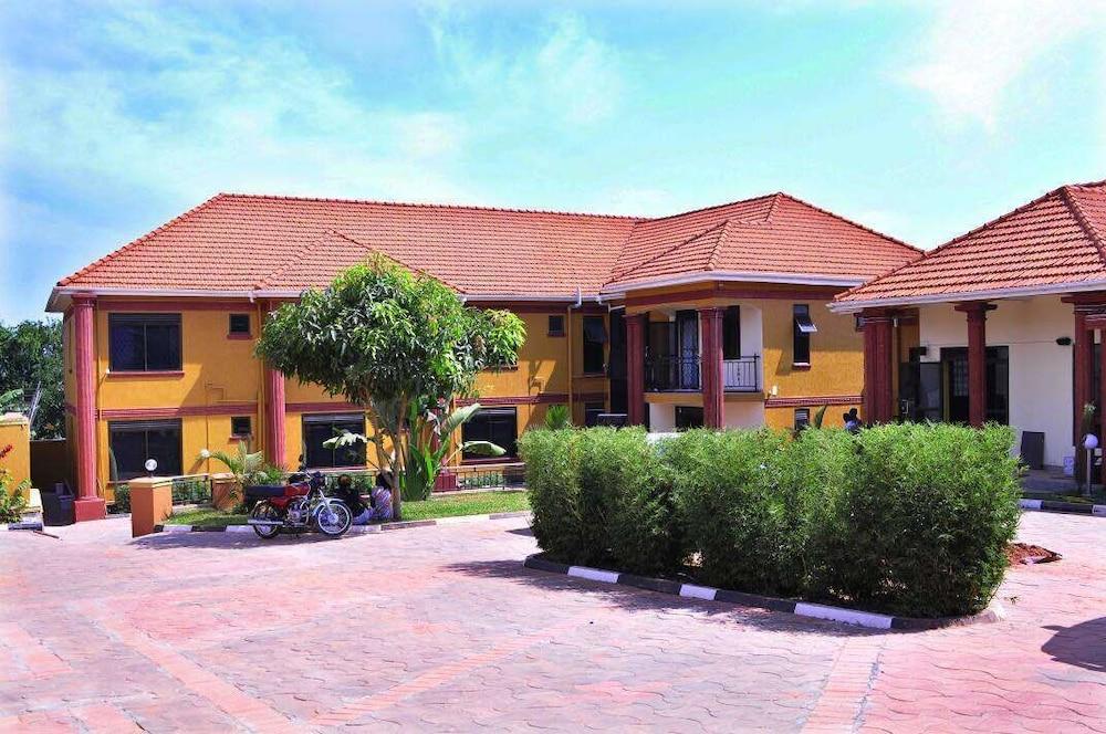 Pavillion Hotel