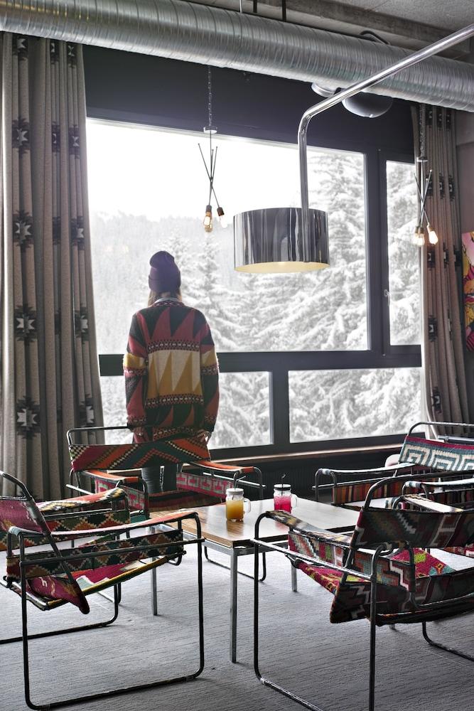 Terminal Neige - Totem Interior