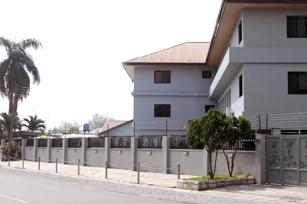 Polo Court Hotel