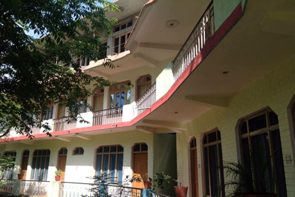 Hotel Riya Residency