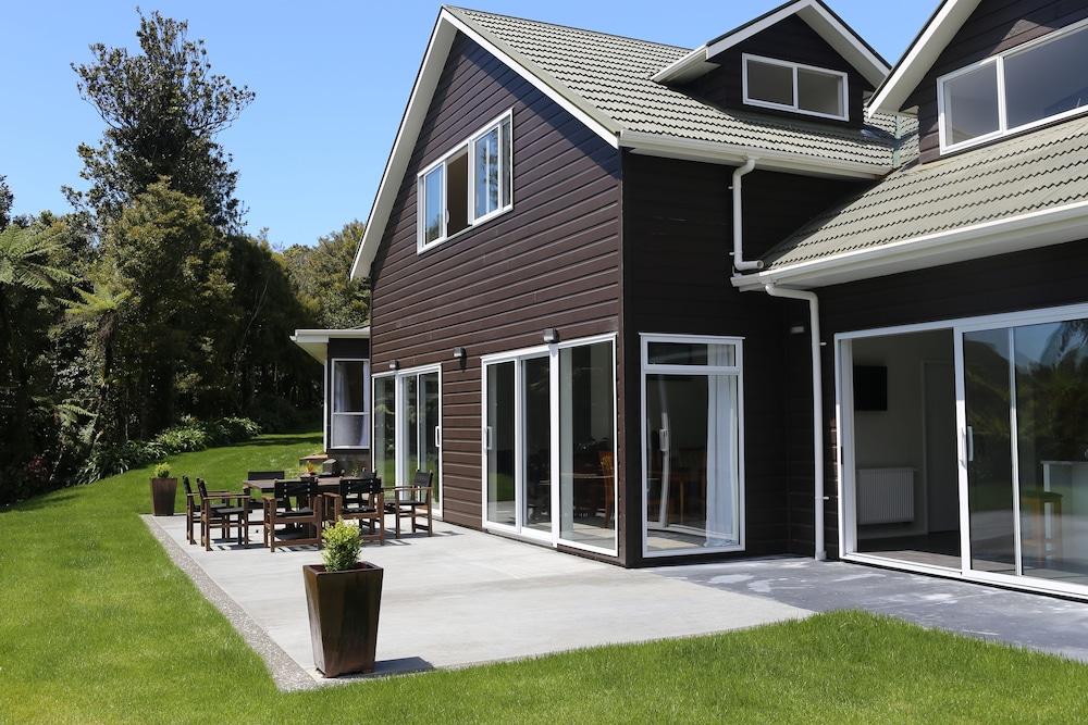 باتوها راين فوريست ريتريت الصورة الأساسية