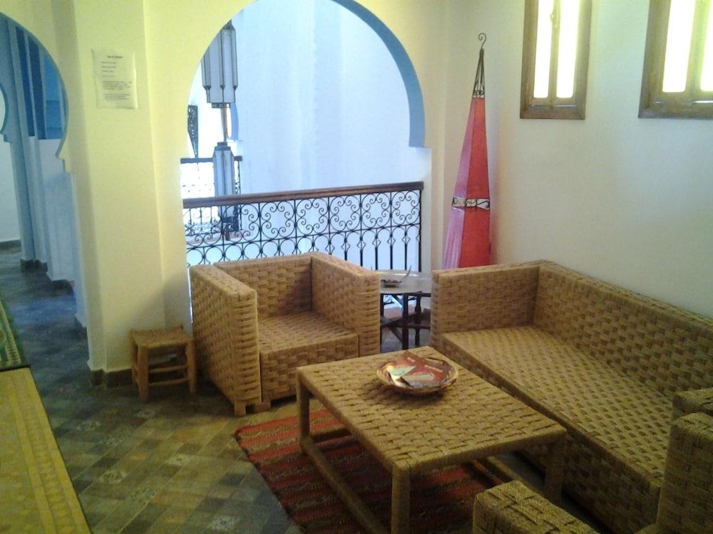 Dar Yakout Lobby Sitting Area