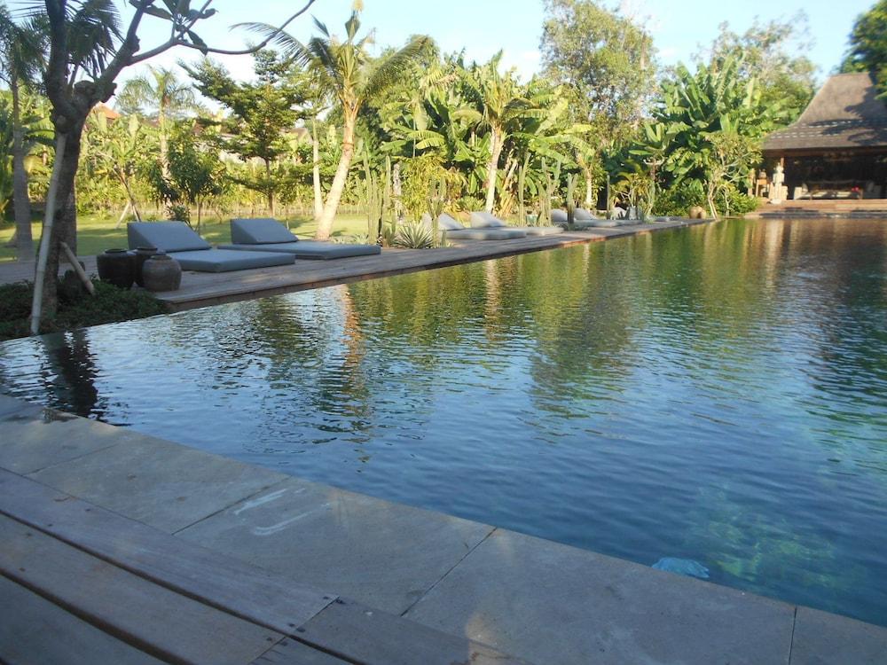 Serenity Riverside Outdoor Pool