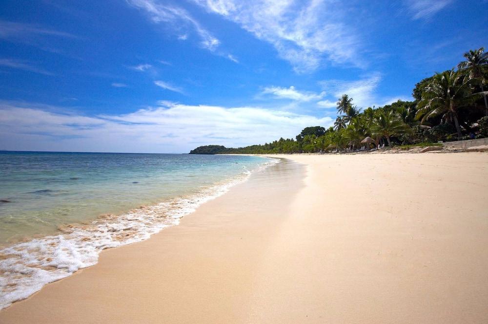 Mana Island Resort & Spa Beach