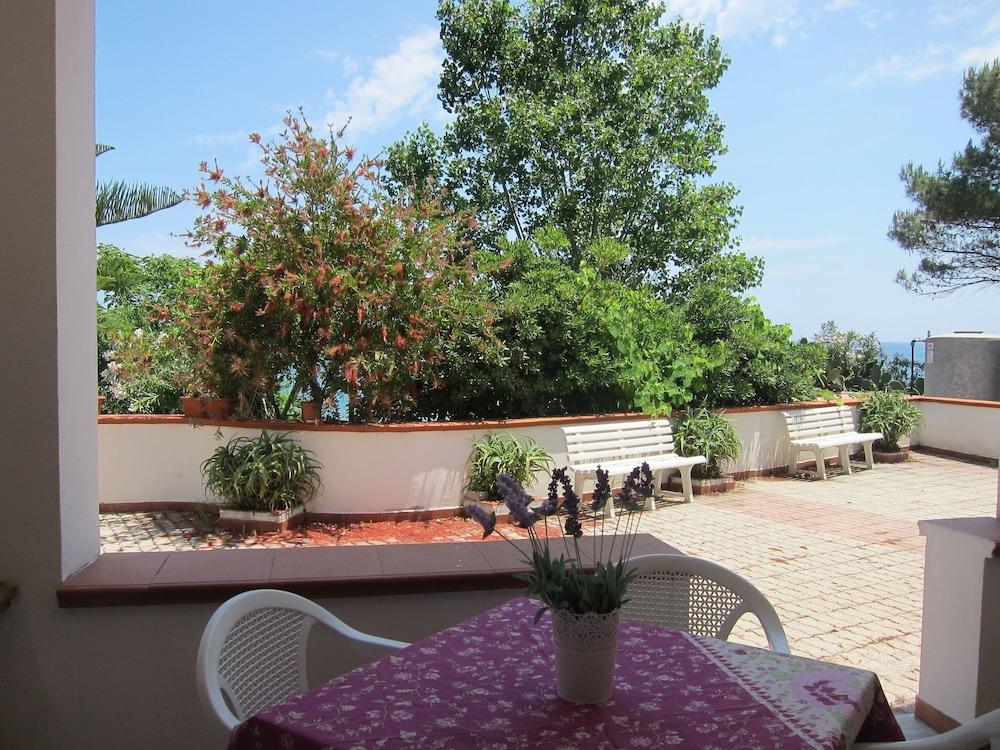 Splendid Sea View Apartment in Capo Rizzuto