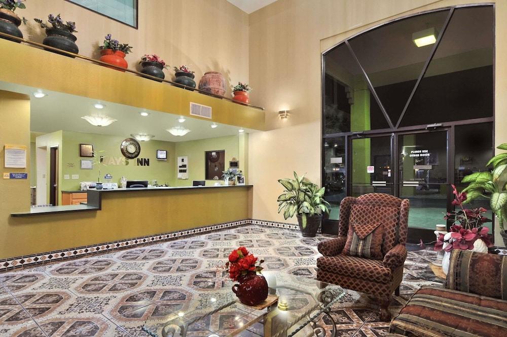 Days Inn by Wyndham Carlsbad Lobby