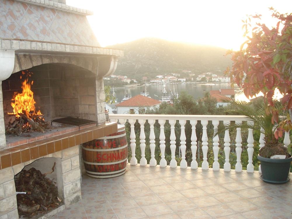 Green Paradise With Magnificent View BBQ/Picnic Area