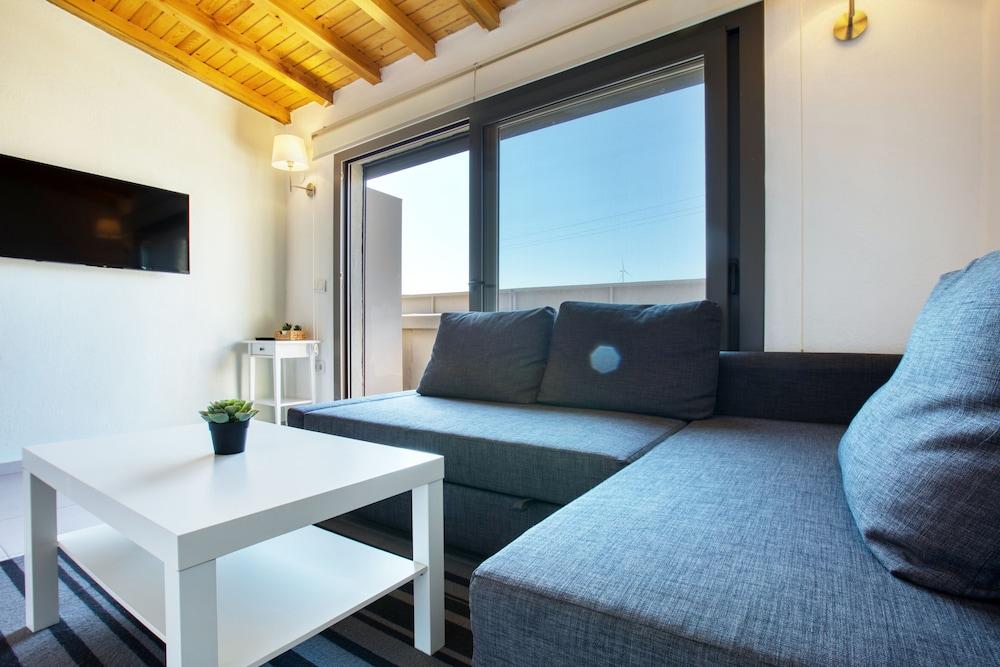 AEGEAN Apartments - Marina & Chios Island View Interior