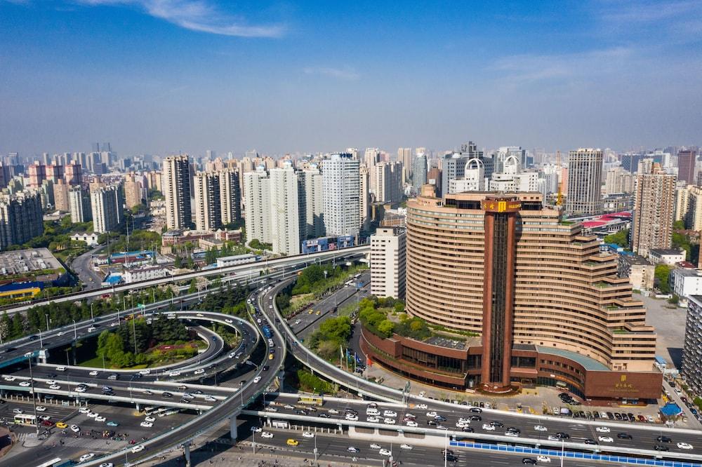 هوا تينج هوتل آند تاورز