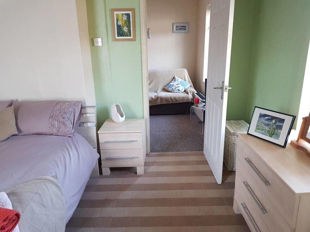 1 Bed Guisborough Option of Twin Sofabed - Extra Featured Image