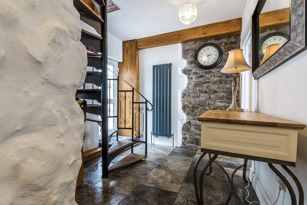 The Coach House- 3 Bedroom Holiday Home