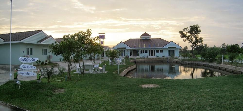 Onanong Resort Exterior