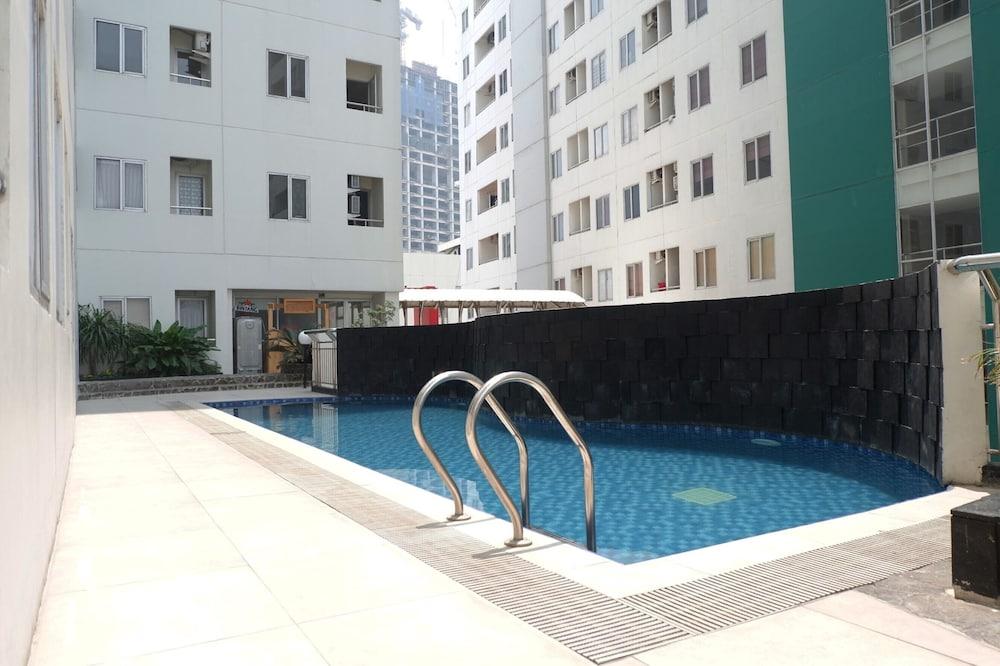 Spacious Studio Apartment at Pavilion Permata Outdoor Pool