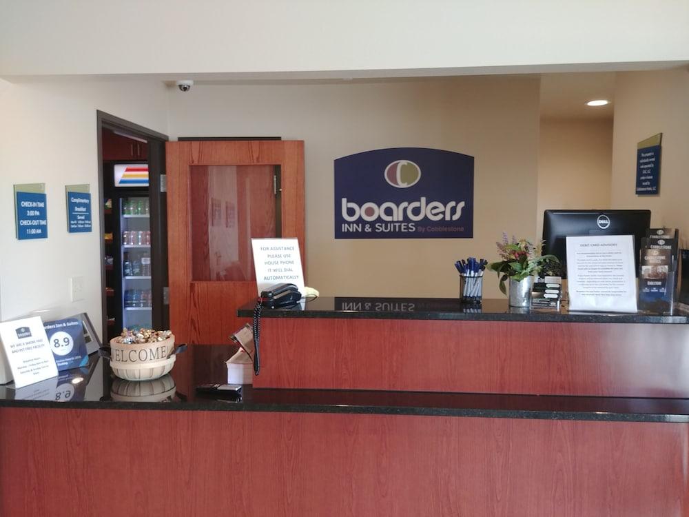Boarders Inn & Suites by Cobblestone Hotels – Broken Bow Reception